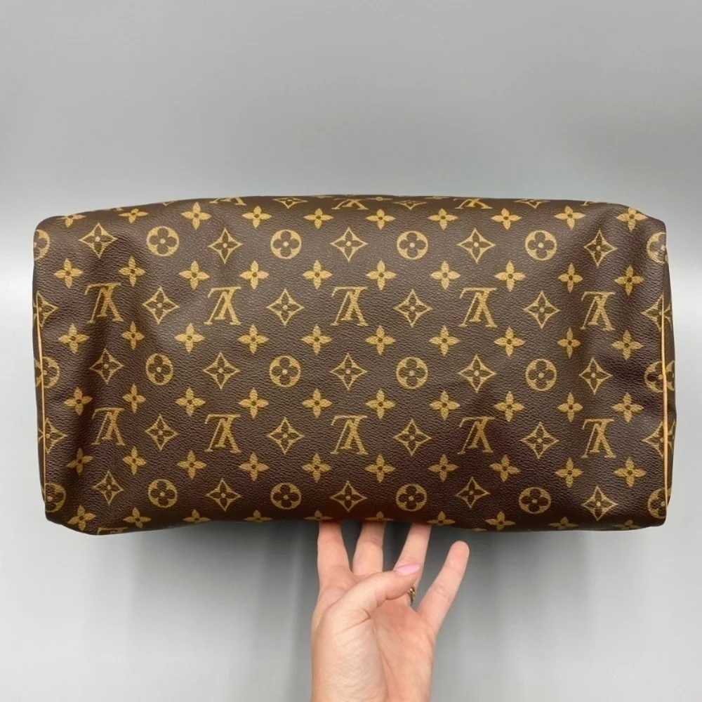 Louis Vuitton Monogram Speedy 40 Bag